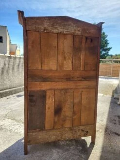 Louis Xv Cabinet In Walnut Gendarme’s Hat -Bookcases Sales b6c16355 17e6 436a b271 33a49687ae41