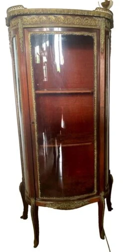 Napoleon III Showcase In Mahogany And Chiseled Bronze 20th Century -Bookcases Sales b7904477 12b7 4606 94ea f09c71cea5d4