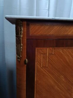 Louis XV Wardrobe In Walnut Veneer -Bookcases Sales ba3ba0cf 6a6a 491c adae 1c3ee85039c0