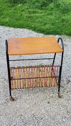 Vintage Side Table In Golden Blond Oak, Black Metal Base And Red And Yellow Scoubidous 39 Vintage Side Table In Golden Blond Oak, Black Metal Base And Red And Yellow Scoubidous -Bookcases Sales bab91bc0 40df 4383 bec3 176ef5def7e3