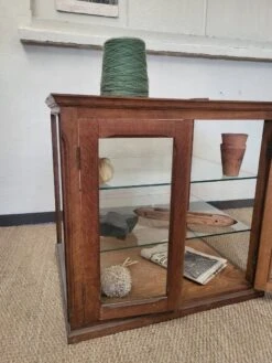 Old Oak Counter Display Case -Bookcases Sales be3157b9 c3aa 41e2 b941 d3b7997878ff