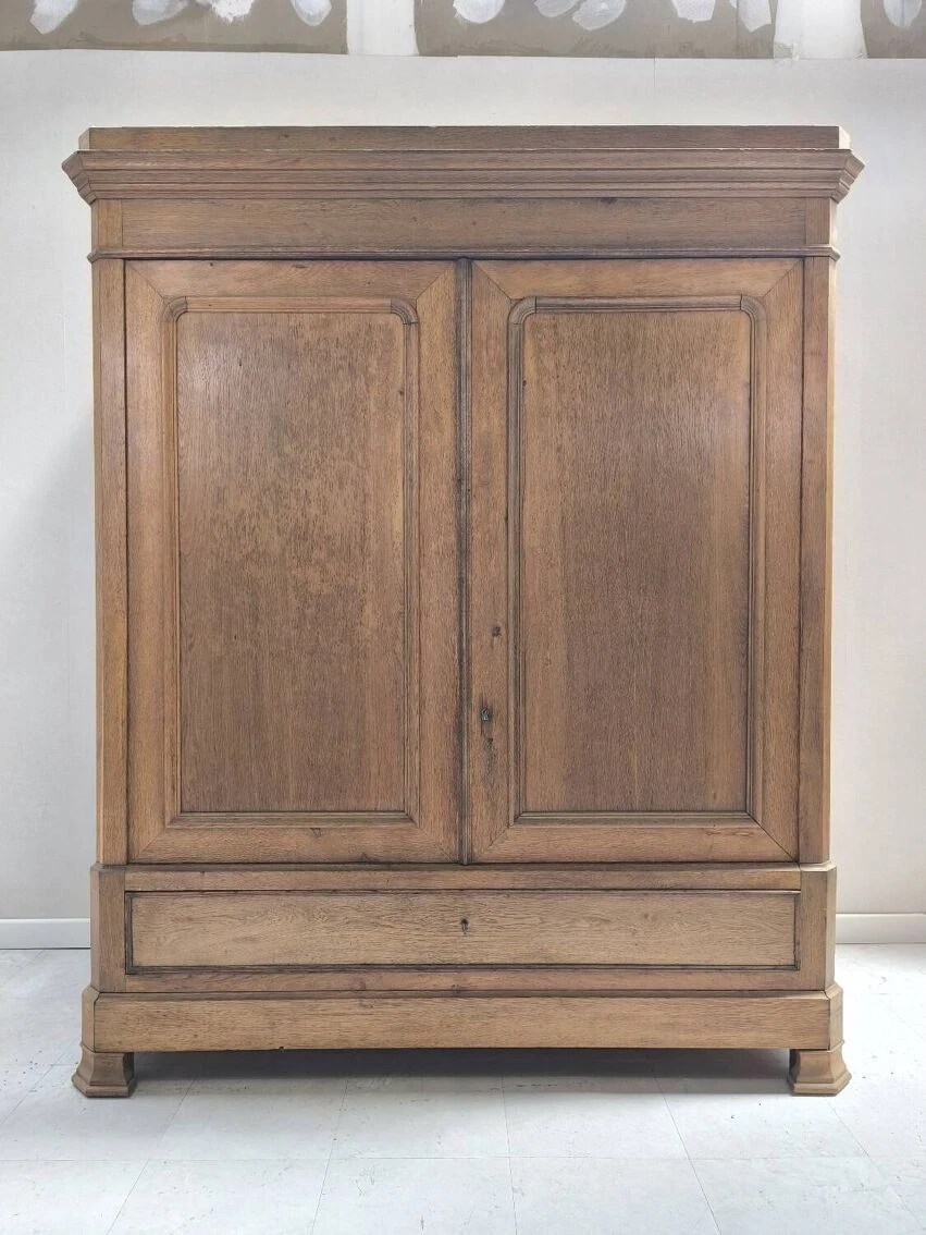 Louis Philippe Linen Cupboard In Blond Oak 10 Louis Philippe Linen Cupboard In Blond Oak - Image 10