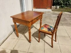 Side Table Or Small Desk With Chair 20 Side Table Or Small Desk With Chair -Bookcases Sales bebbda97 dbb8 4ca8 afe5 cd3713fa55e1