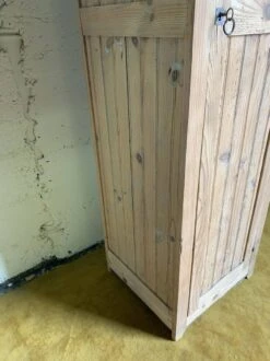 Brut 1-door Wooden Wardrobe -Bookcases Sales c2ba04d8 94f1 4804 b459 957ca1183695