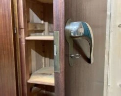 3-door Mahogany Wardrobe In Art Deco Style From The 1950s, Removable Into 3 Parts -Bookcases Sales c31dc699 f61d 443e a2b4 4a157a22ee0d