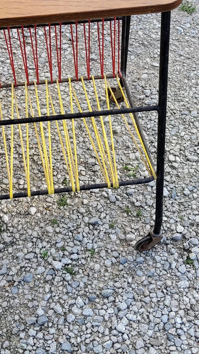 Vintage Side Table In Golden Blond Oak, Black Metal Base And Red And Yellow Scoubidous 11 Vintage Side Table In Golden Blond Oak, Black Metal Base And Red And Yellow Scoubidous - Image 11