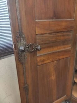 Old Louis XV Cabinet From The 18th Century In Oak -Bookcases Sales c4ac82aa 876b 4125 a530 538c4f549f55