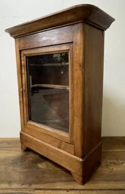 Verriot Or Walnut Display Case