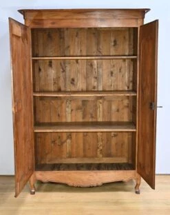 Val De Loire Cabinet In Cherry Wood, Louis XV Style – Mid-19th Century -Bookcases Sales ca6d0c75 aee6 40bf 8675 b8d80f92d6ae