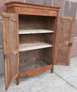 19th Century Wardrobe -Bookcases Sales cbf029dc 5b65 4ef2 b429 614ffdbe9199