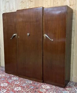 3-door Mahogany Wardrobe In Art Deco Style From The 1950s, Removable Into 3 Parts -Bookcases Sales cdf64846 e426 41d2 a4c3 ea9b5c029509
