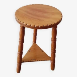 Tripod Pedestal Table -Bookcases Sales d18981c1 ed8a 47ca 9f36 f44ef6b39dbd