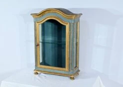 Small Showcase In Painted And Gilded Wood, Louis XV Style – Early 19th Century -Bookcases Sales d39e5f08 7aa7 48e4 9239 7ebf20ad925c