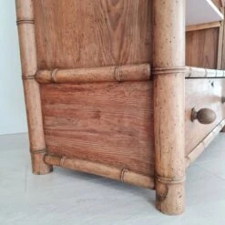 Bonnetiere - Old Wooden Bookcase With Pink Shelf -Bookcases Sales d3bae739 bb7b 4c88 a1c0 4726787bd0a3