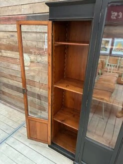 Atypical Showcase Late 19th Century -Bookcases Sales d569ebd8 1d9b 4ea9 909e 58ab6e92bbd5