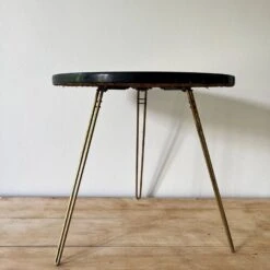 Tripod Table -Bookcases Sales d7ff4cdf 315e 45de b920 9338fba56833