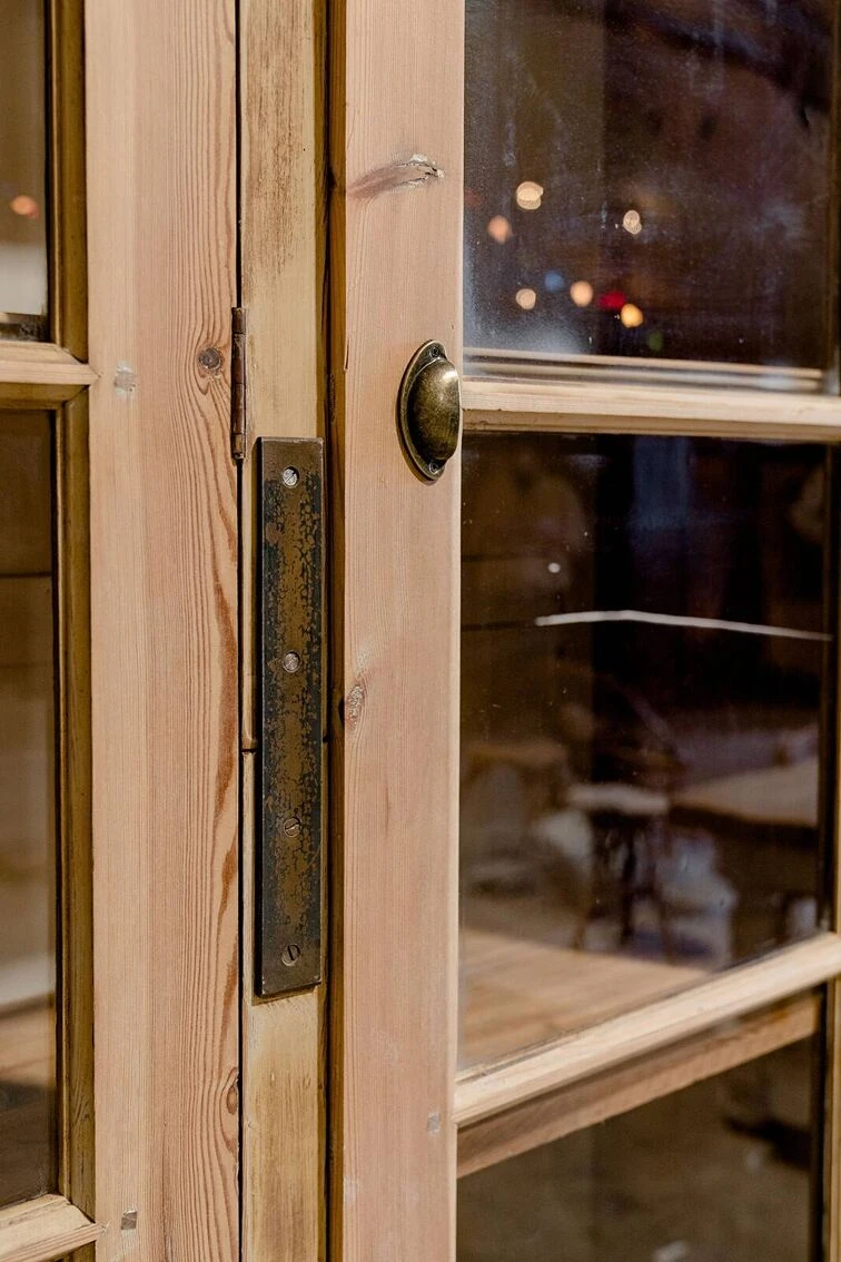 Vintage Wooden Workshop Display Case “Catherine” 5 Vintage Wooden Workshop Display Case “Catherine” - Image 5