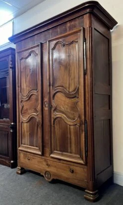 Louis XV - Louis XVI Transition Period Wardrobe In Walnut Circa 1780 -Bookcases Sales db6a36c9 4d51 410a 960e 15f506707f33
