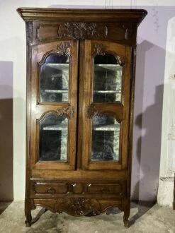 Large Old 18th Century Window -Bookcases Sales dba7a9f7 fc56 48a8 a339 4409fbbbe815