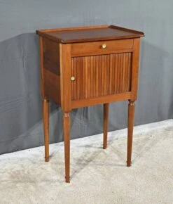 Small Mahogany Living Room Table, Louis XVI Period – Late 18th Century -Bookcases Sales dcbd03d3 501f 4765 a9f3 a535dc5502aa