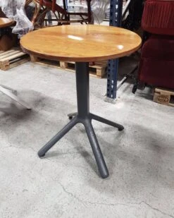 Set Of 8 Round Tables With Black Legs -Bookcases Sales dd08c41c 7a02 4302 a541 53e260dbc43e