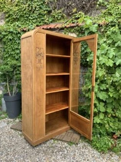 Parisian Art Deco Glass Cabinet In Raw Wood 1930 -Bookcases Sales de3dfd96 477b 4f10 bf62 2ce84d539139