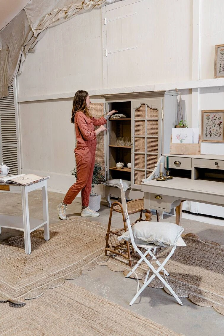 2-door Display Case Wood & Canework 14 2-door Display Case Wood & Canework - Image 14