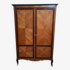Louis XV Wardrobe In Walnut Veneer -Bookcases Sales e1795251 62a1 43d6 a03e b84c3875cd74