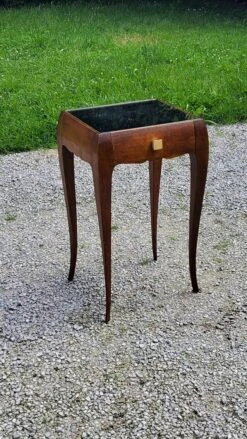 Vintage Side Table From The 30s/50s In Beech And Mirror Top -Bookcases Sales e4b10e7e e753 427e ab6a c725978f075a