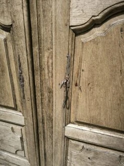 Small Louis XIV Period Cabinet In Natural Solid Oak -Bookcases Sales e5879f84 dc32 4dbc bcb1 faca0cbcadca
