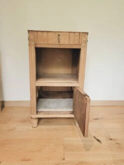 Art Deco Bedside Table / Occasional Piece Of Furniture -Bookcases Sales e6520bba 61c7 4106 9fa2 93984d516237