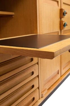 Guillerme And Chambron Wardrobe -Bookcases Sales e723ac95 adb1 4571 9f03 bad6e6b8027d