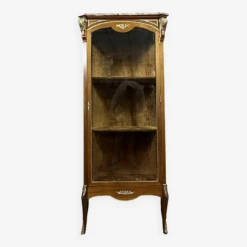 Magnificent Three-sided Louis XV Style Display Case In Mahogany And Gilded Bronzes -Bookcases Sales e8babcd3 3c7e 4dfd bc0a 899437ca1bfc