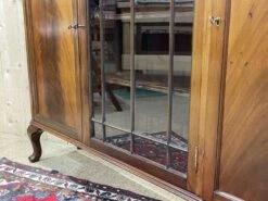 English 3-door Chippendale Display Cabinet In Mahogany From The Early 20th Century -Bookcases Sales e9f8f170 d50b 4436 841e 1f6d5f425c02