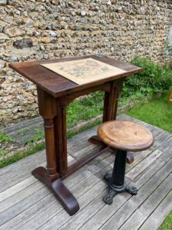 Small Drawing Table With Heart Inkwell ❤️ -Bookcases Sales ec94b07d bb6b 4547 b0af 39869fe48f80