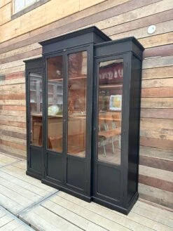 Atypical Showcase Late 19th Century -Bookcases Sales edc64925 564e 4568 8100 e9db8dd8f823