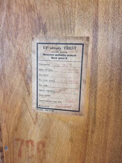 Showcase In Walnut By Jindřich Halabala From UP Zavody, 1950s -Bookcases Sales ee1d1987 a631 453e b036 3b47c31b4ca3