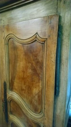 Old Bressane Wardrobe In Walnut And Beech -Bookcases Sales f02792dd 82dd 4fbe b79e f292ed056dc6