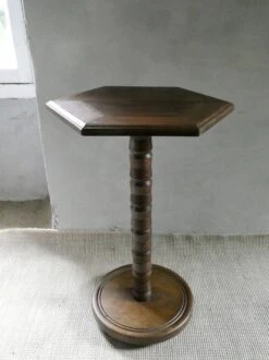 Solid Wood Pedestal Table, Carved Foot -Bookcases Sales f2b1a080 8274 4d31 8e9b 7818ba3e21d0