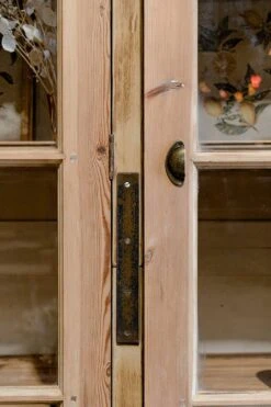 Vintage Wooden Workshop Display Case “Catherine” 39 Vintage Wooden Workshop Display Case “Catherine” -Bookcases Sales f4355d5f 1ac4 4888 8120 1b01211c6dd2