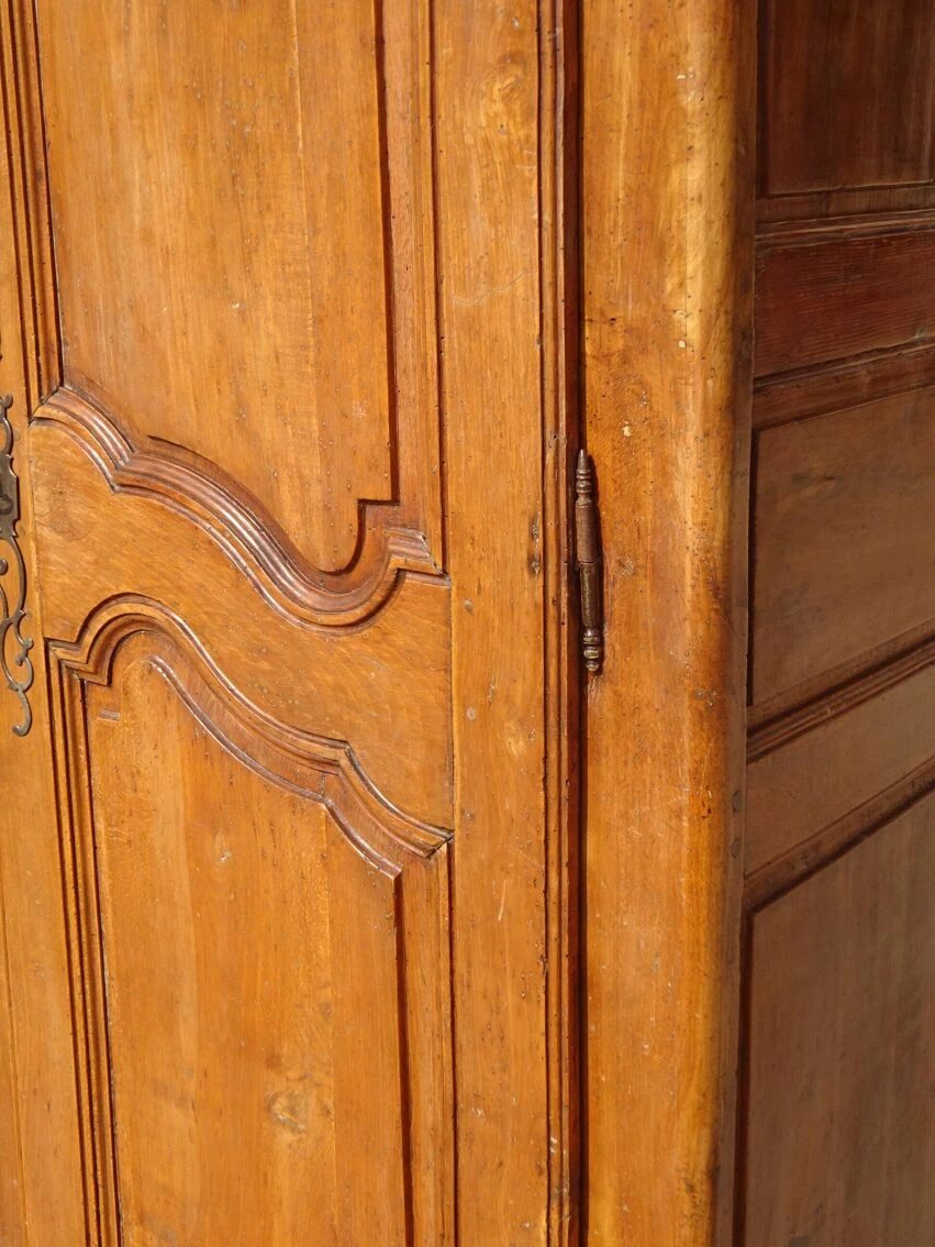Light Wooden Cupboard, Very Old 3 Light Wooden Cupboard, Very Old - Image 3
