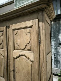 Small Louis XIV Period Cabinet In Natural Solid Oak -Bookcases Sales f8f028c2 fe67 4d19 a5f0 f115c610d15b