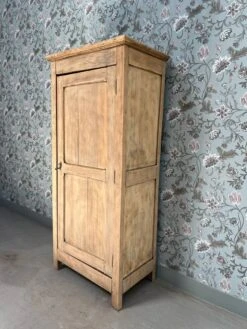 Small Parisian Wardrobe / Bonnetière 23 Small Parisian Wardrobe / Bonnetière -Bookcases Sales fa6f1be6 c9b0 409a 9b47 69b568c878f9