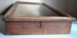 Old Sloping Fir Display Case -Bookcases Sales fcefe9d0 7851 41fc a49a 5cb9964a9bb6